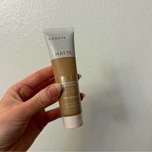 Undone beauty matte foundation